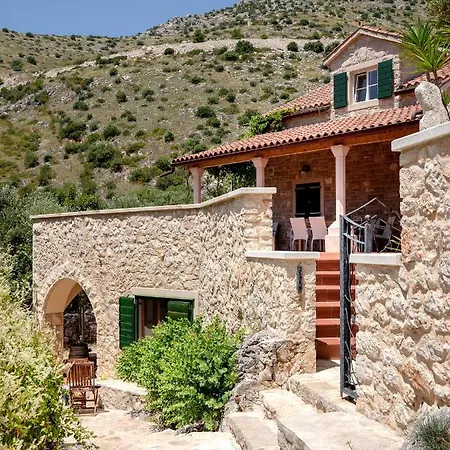 Benedeta-dubovica Hvar