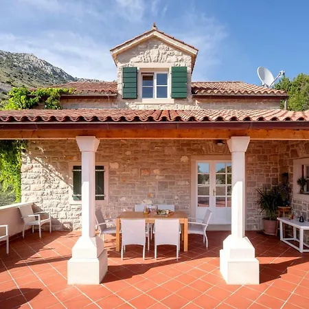 Benedeta-dubovica Hvar *