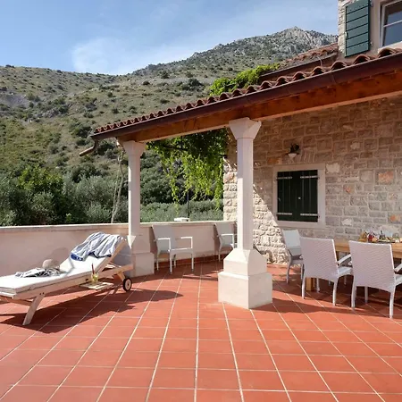 Benedeta-dubovica Hvar