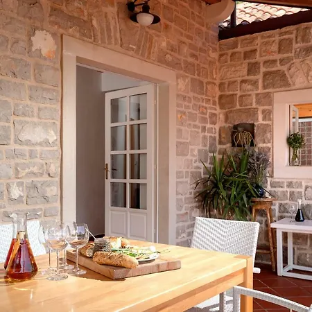 Benedeta-dubovica Hvar Villa