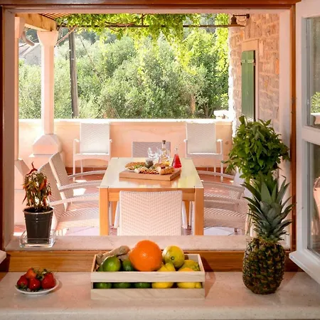 Benedeta-dubovica Hvar Villa *