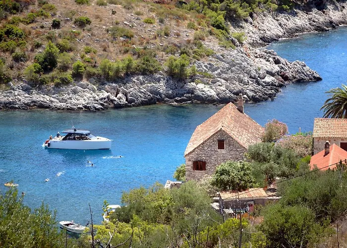 Benedeta-dubovica Hvar *