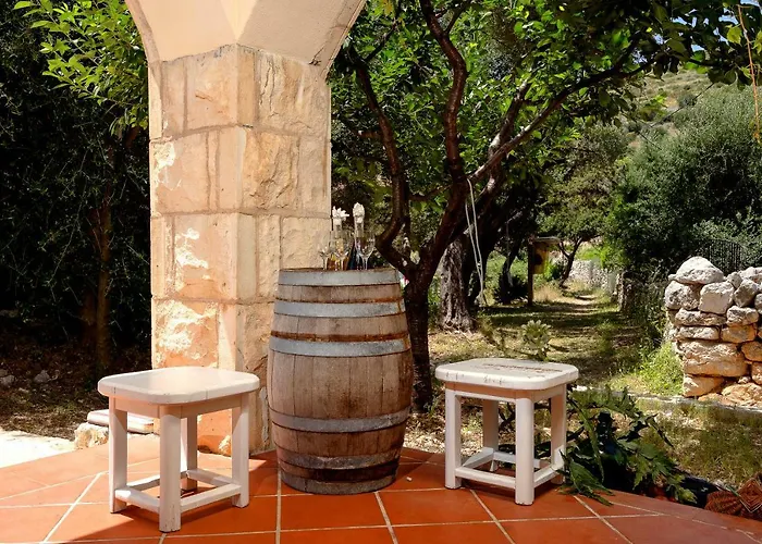 Benedeta-dubovica Hvar Villa Zarače