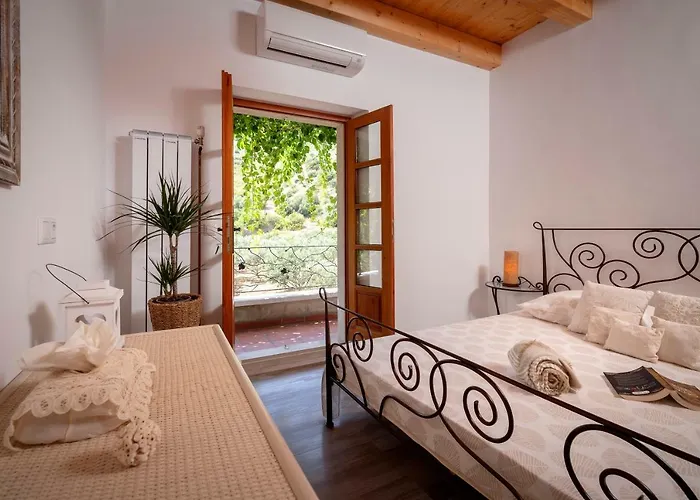 Villa Benedeta-dubovica Hvar Zarače