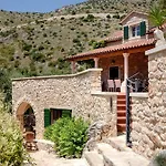 Benedeta-dubovica Hvar