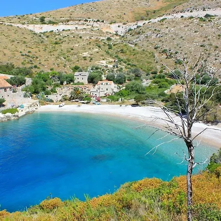 Benedeta-dubovica Hvar *