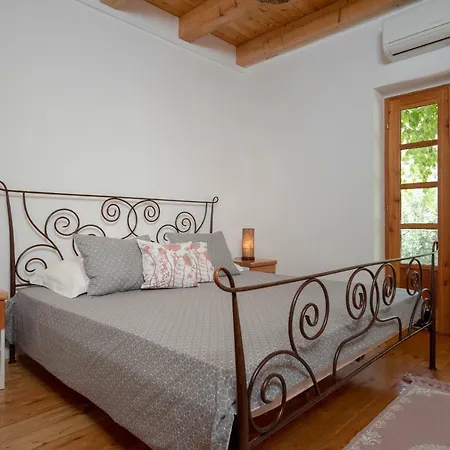 Benedeta-dubovica Hvar