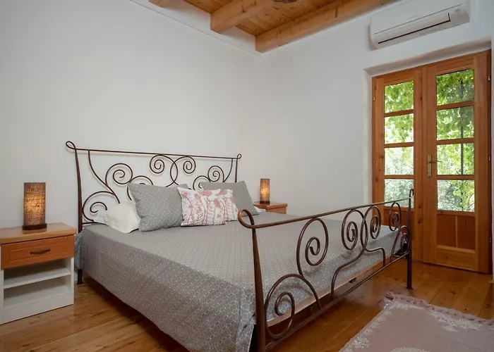 Benedeta-dubovica Hvar