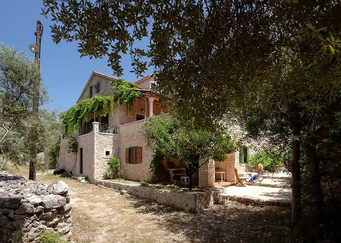 Villa Benedeta-dubovica Hvar *