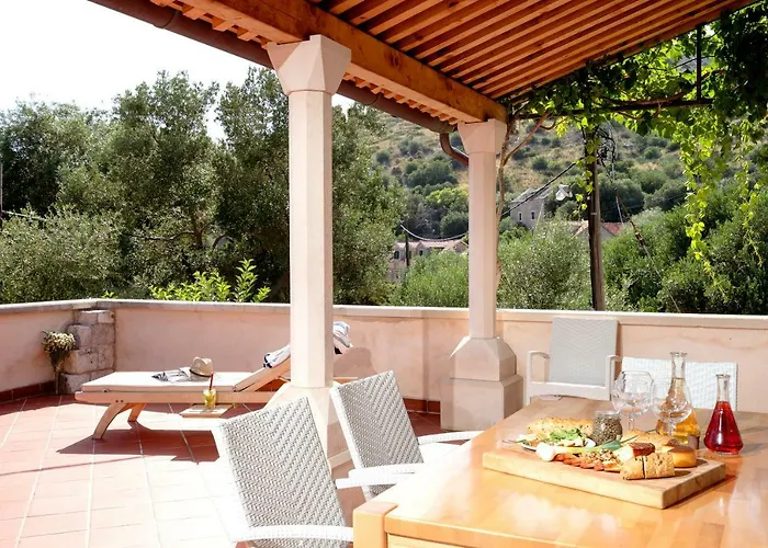 Benedeta-dubovica Hvar