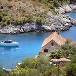 Benedeta-dubovica Hvar *