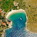 Benedeta-dubovica Hvar *