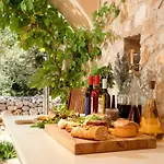 Benedeta-dubovica Hvar * Zarače