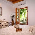 Benedeta-dubovica Hvar Zarače