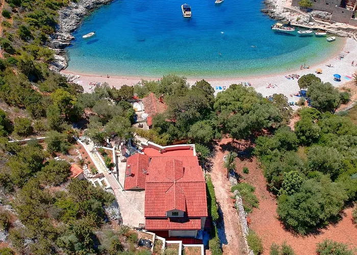 Benedeta-dubovica Hvar