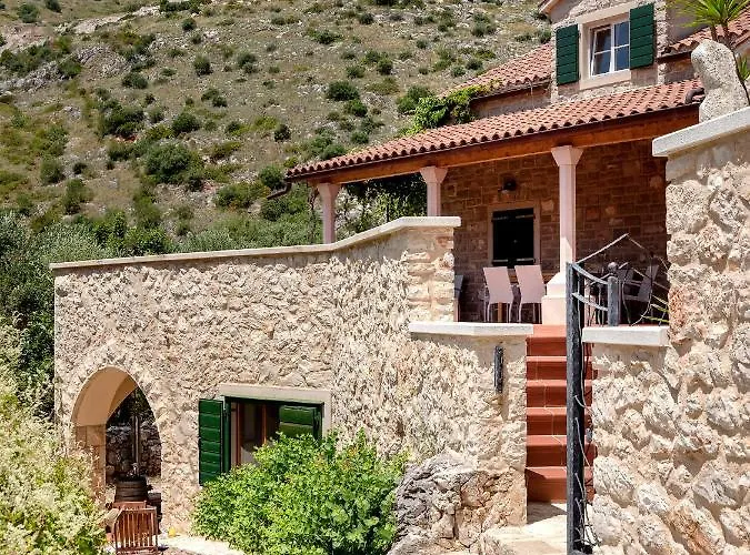 Benedeta-dubovica Hvar