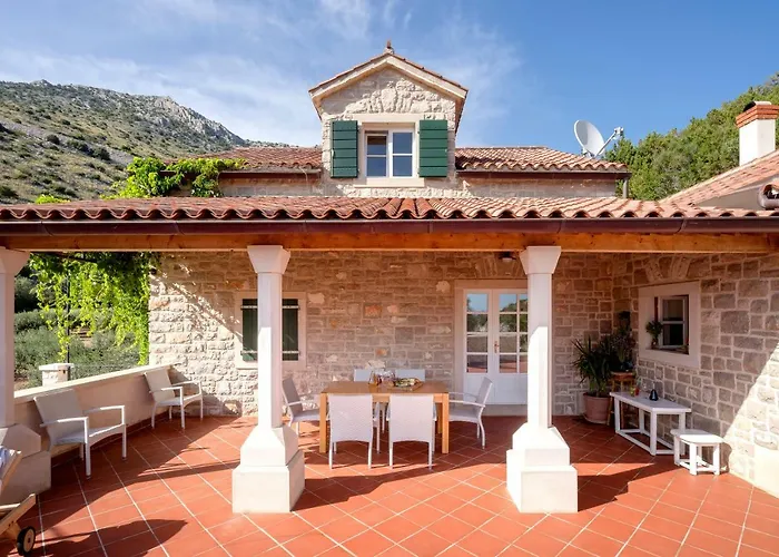 Benedeta-dubovica Hvar *