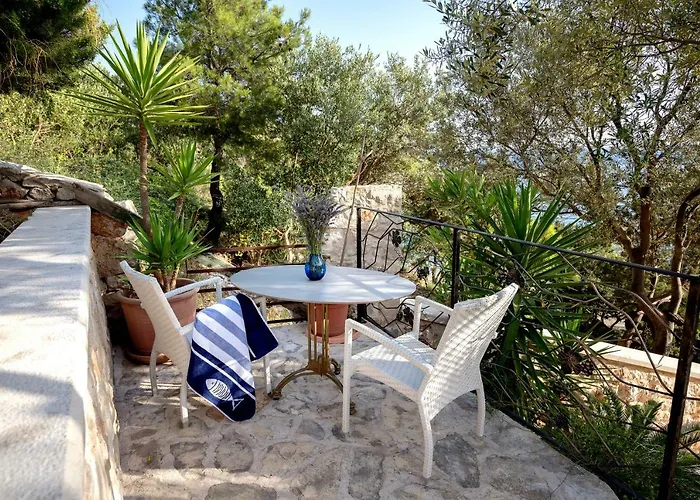 Benedeta-dubovica Hvar