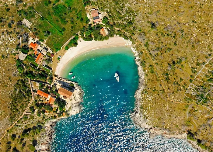 Benedeta-dubovica Hvar *