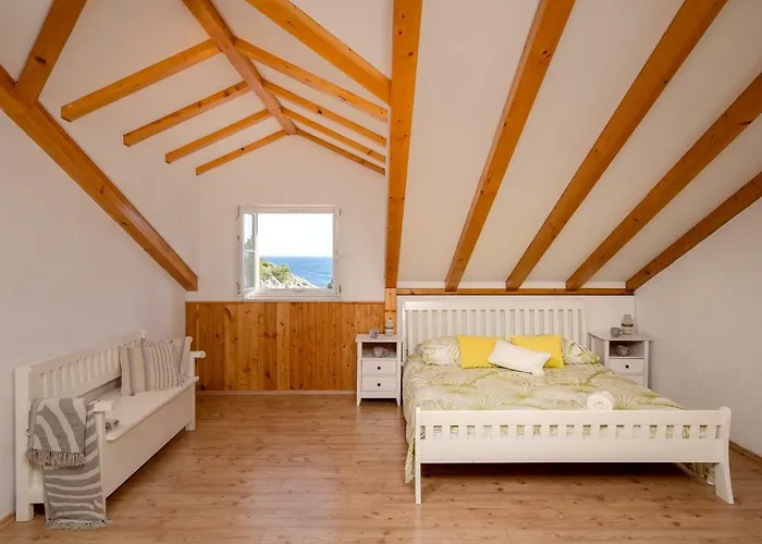 Benedeta-dubovica Hvar فيلة *